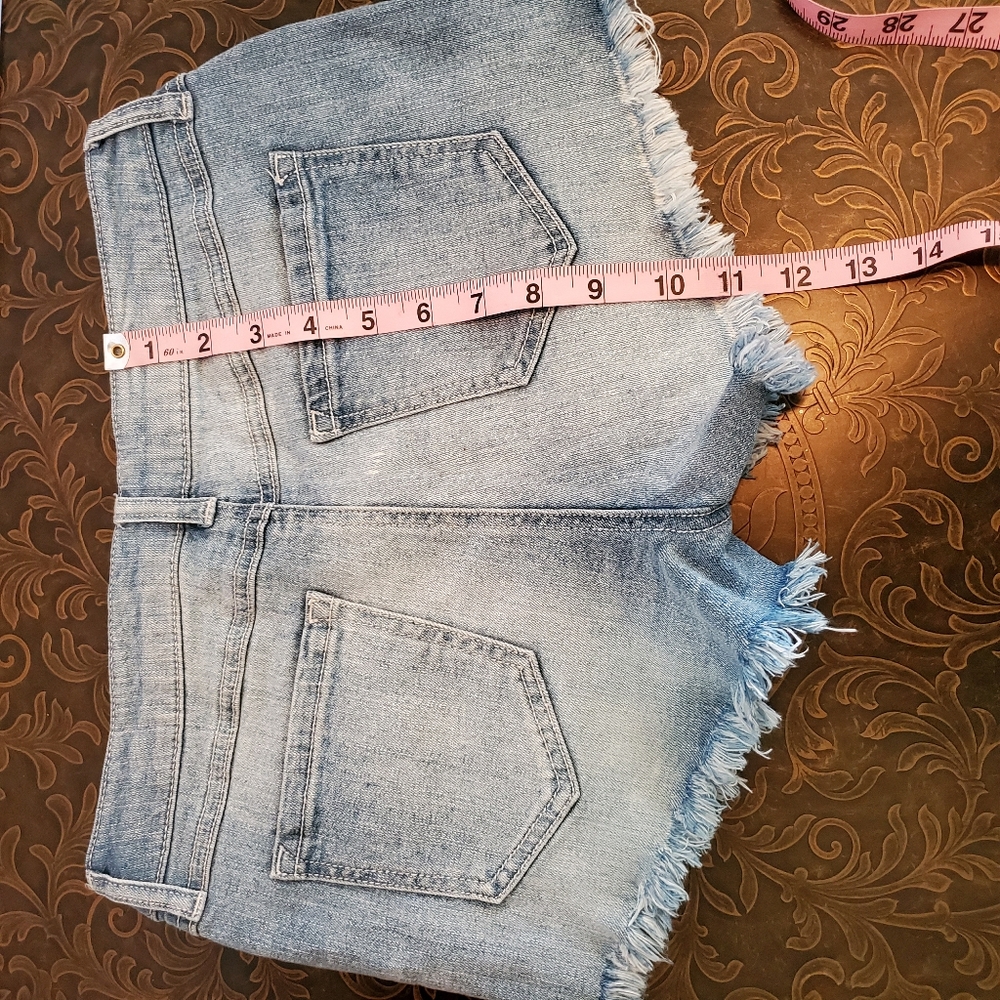 Harper Embroidery Pocket Distressed Short - Picture 10 of 10